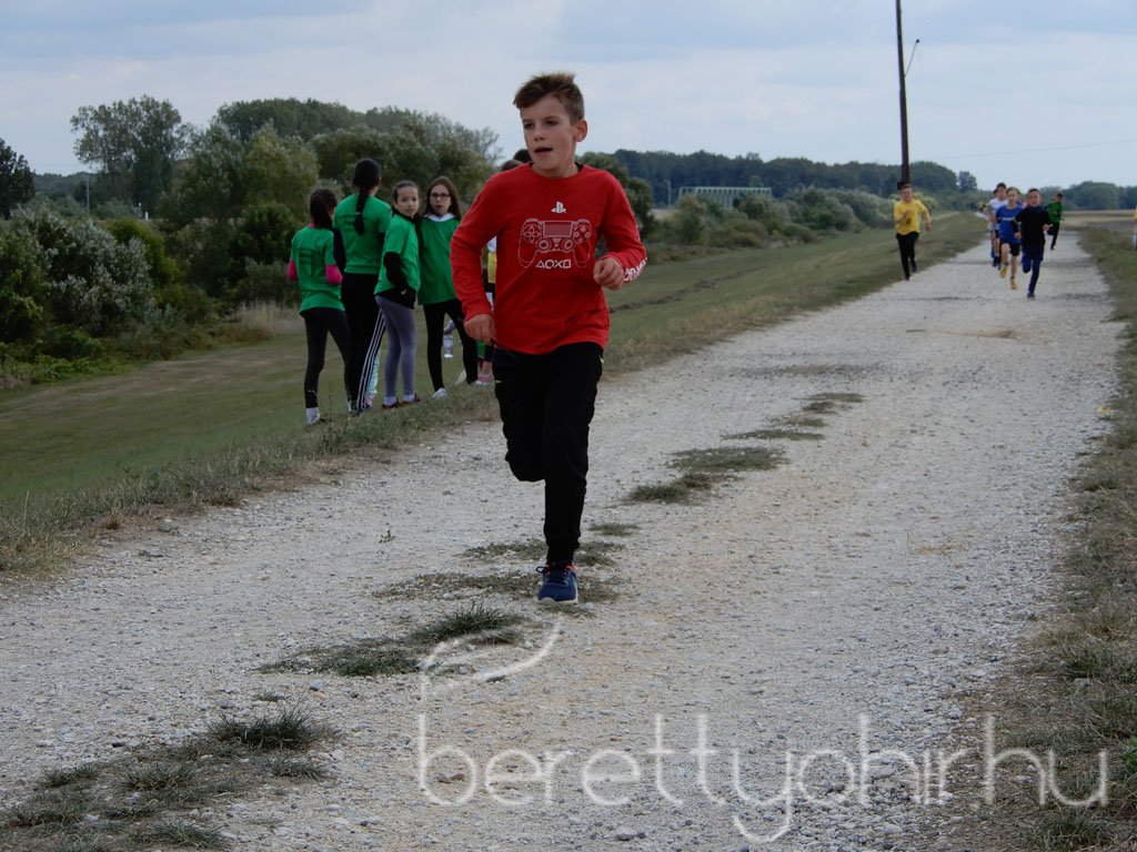 Mezei futóbajnokság Berettyóújfaluban 64